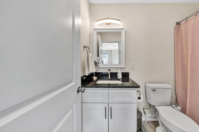 Building Photo - 140 W Calhoun St