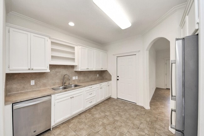 Building Photo - 228 Greenleaf St