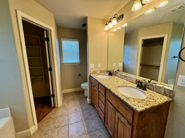 Building Photo - 2701 SW Ledbury Cove