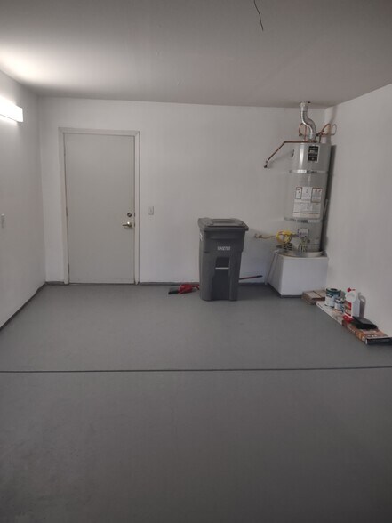 Building Photo - 1061 Mountain View Dr