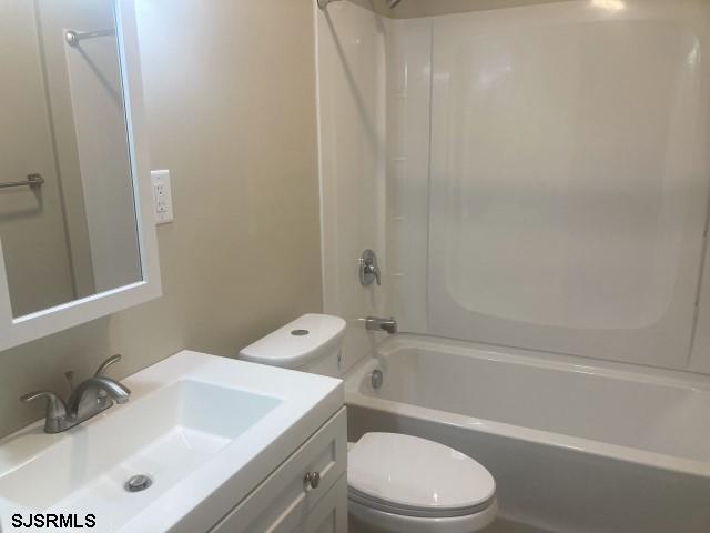 Building Photo - 6600 Ventnor Ave