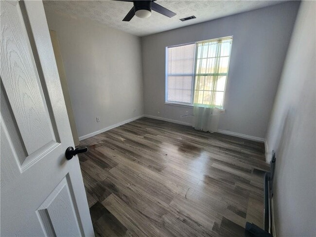 Building Photo - 6031 Ambassador Dr