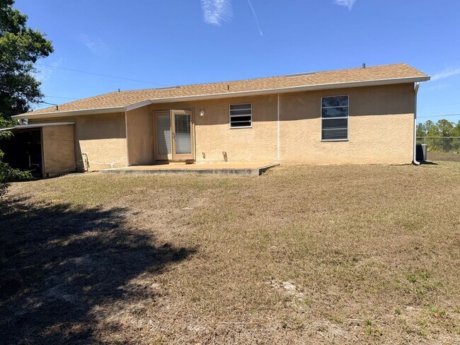 Building Photo - 3 bedroom 2 bath 1 Car Garage Single Family Home