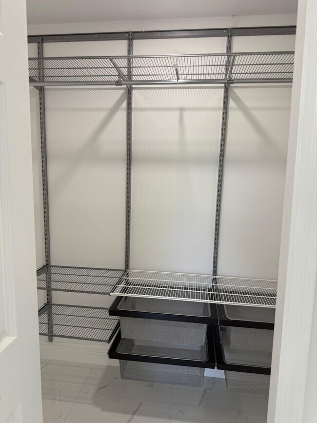 Building Photo - 4147 Success St