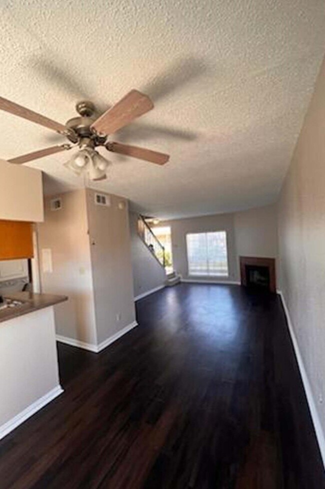 Building Photo - 3600 Jeanetta St