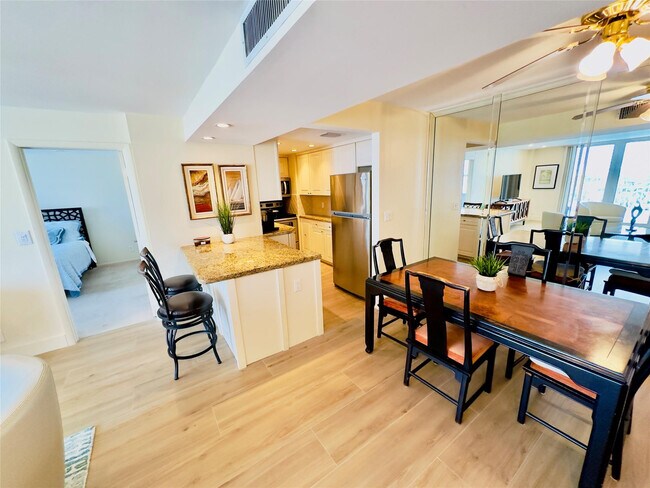 Building Photo - 1 Las Olas Cir