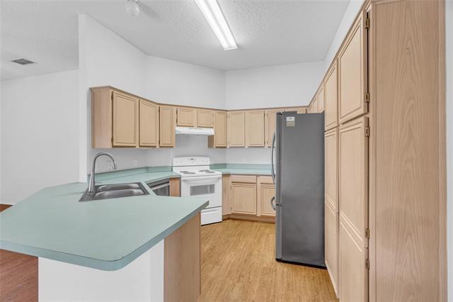 Building Photo - 8464 Ruthette Dr