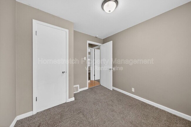 Building Photo - 10201 Surf Dr