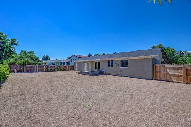 Building Photo - $2,900.00, 5 bed, 3 bath in Denver with Fi...