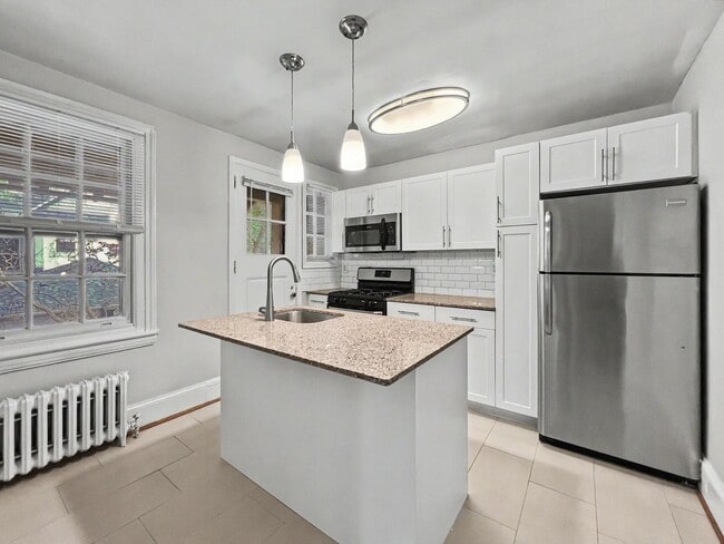 Interior Photo - 223 Bloomingdale Avenue