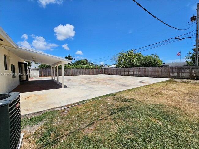 Building Photo - 16321 SW 96th Ave