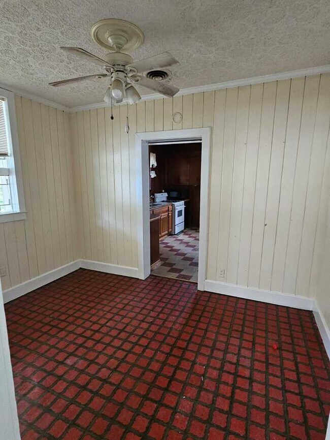 Building Photo - House