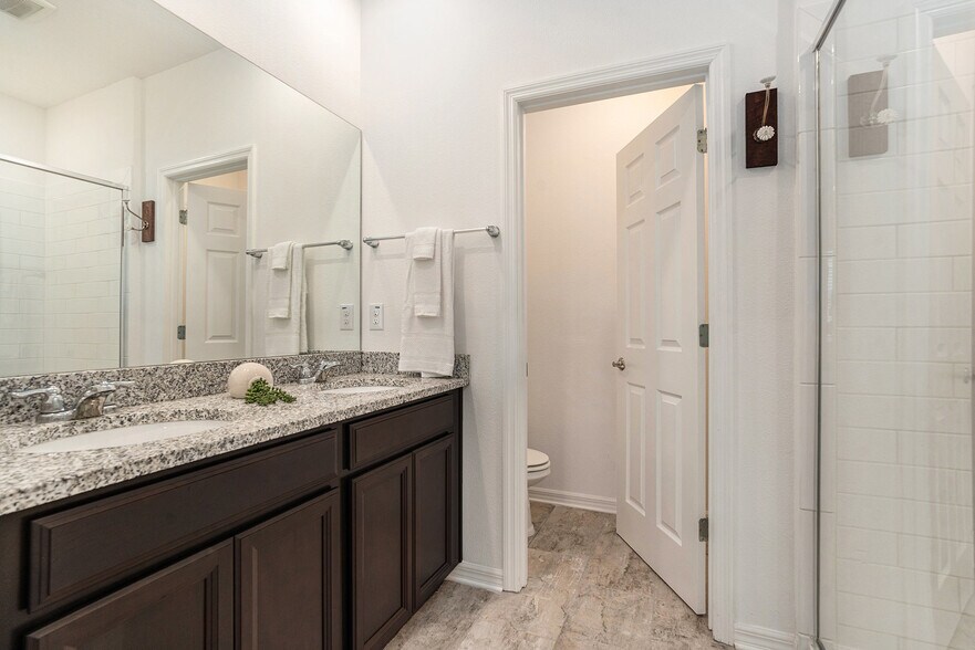 Building Photo - 1105 Lady Gouldian Ct