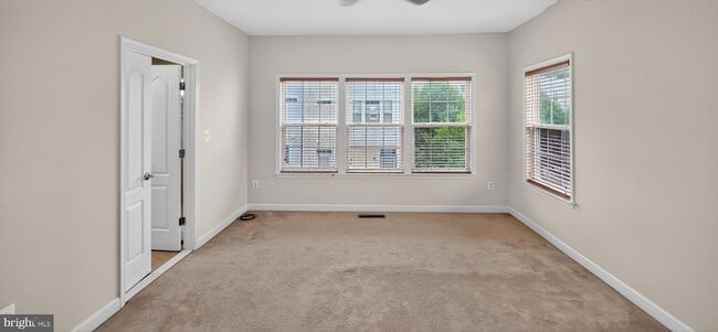 Building Photo - 11601 Leesborough Cir
