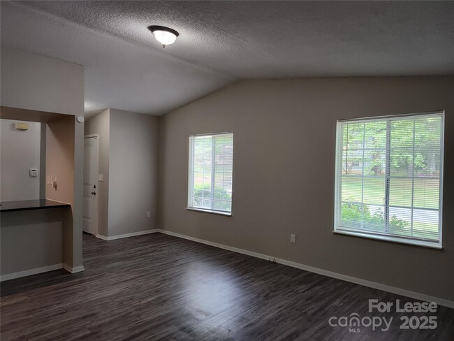 Building Photo - 8421 Othello Pl