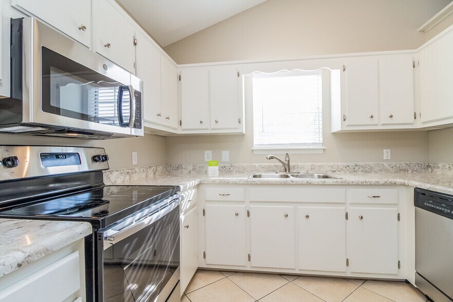 Building Photo - 101 Brandy Ct