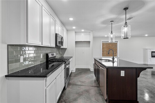 Building Photo - 86 Watson Ln