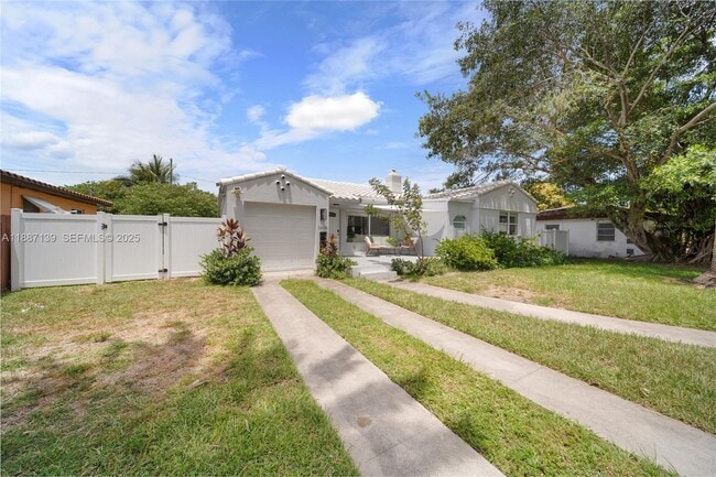 Building Photo - 1625 Hollywood Blvd