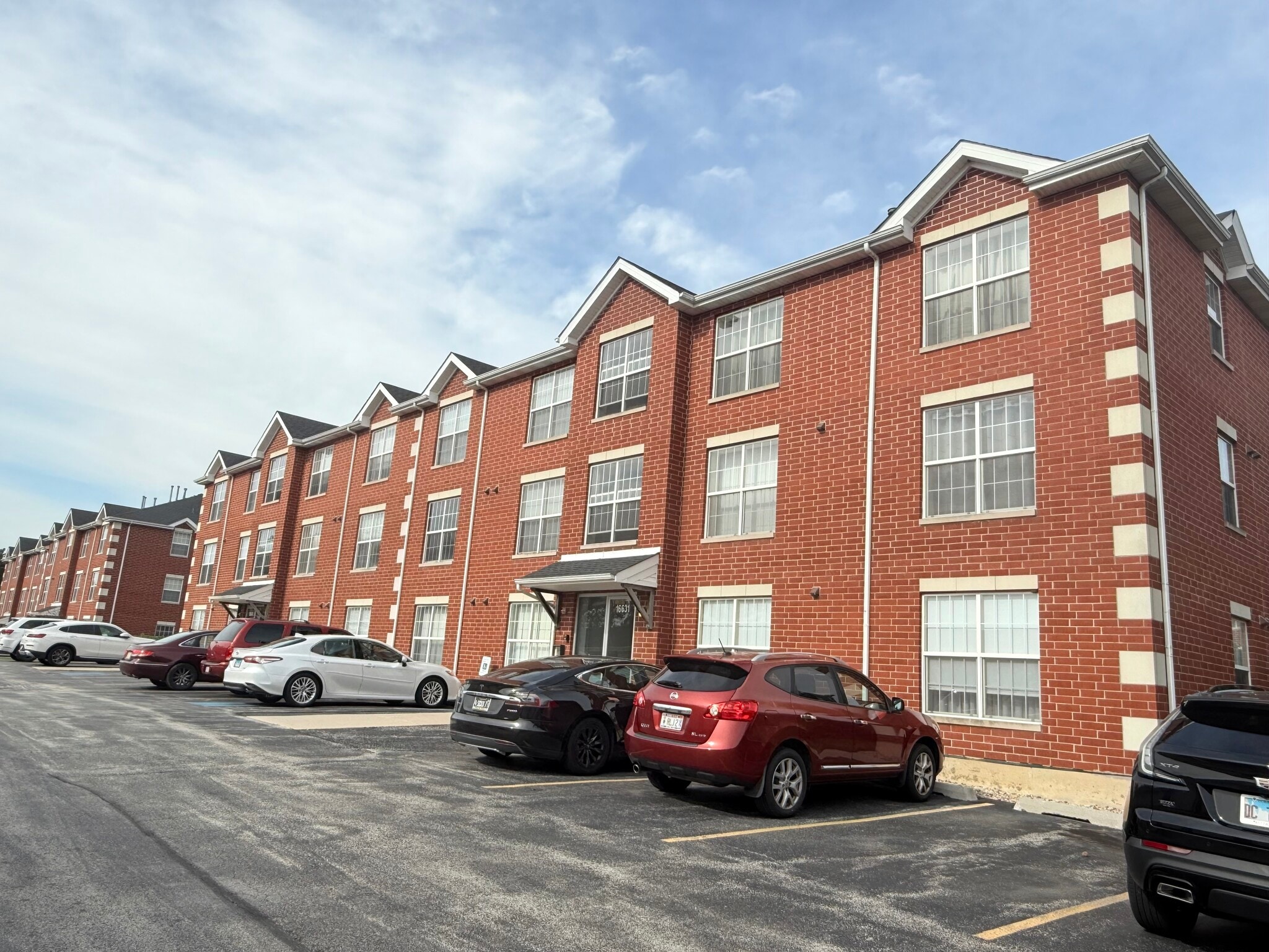Building Photo - 16631 Liberty Cir