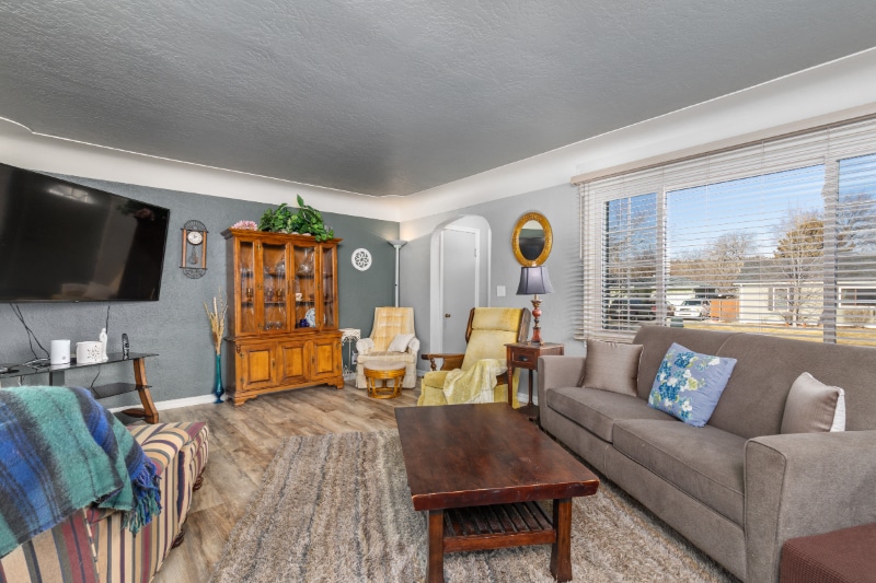 Building Photo - 1204 Avenue E