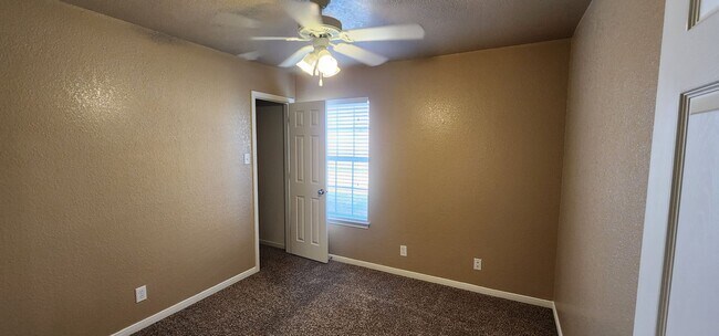 Building Photo - 3 Bedroom / 2 Bath Duplex – Clear Creek Area – Killeen, TX