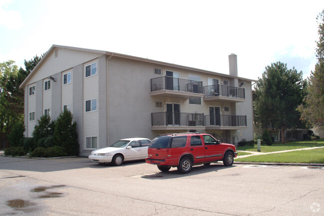 Building Photo - Lapeer Garden Apartments