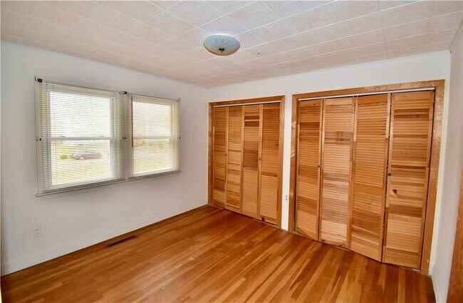 Building Photo - 10 Joanth Terrace