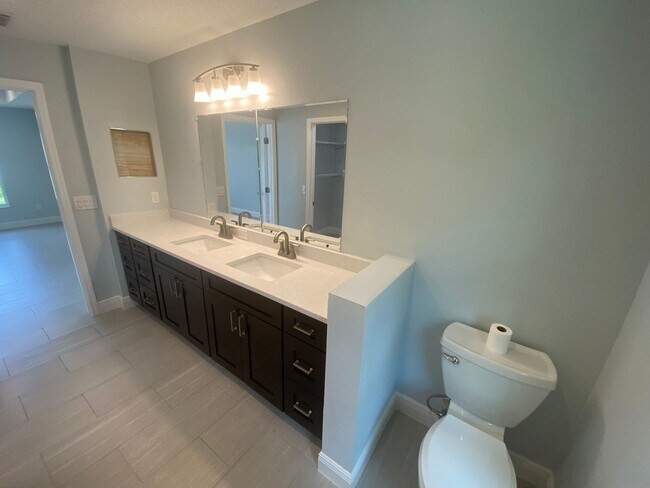 Building Photo - Beautiful, Newer Constructed, Unfurnished, Family Friendly, ANNUAL LEASE In Summerfield