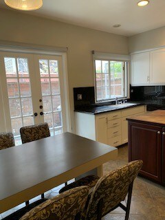 Building Photo - 804 2nd St