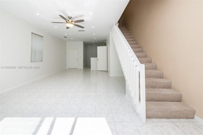 Building Photo - 1911 Madeira Dr