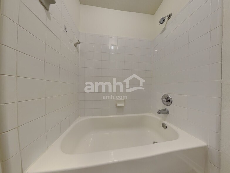 Building Photo - 19515 Providence Shore Way