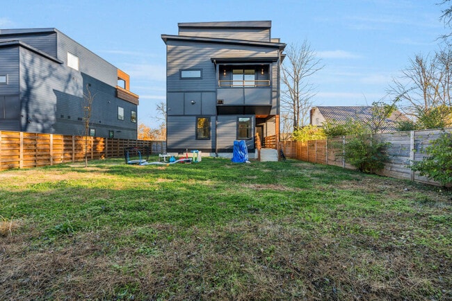 Building Photo - 1909 Hailey Ave