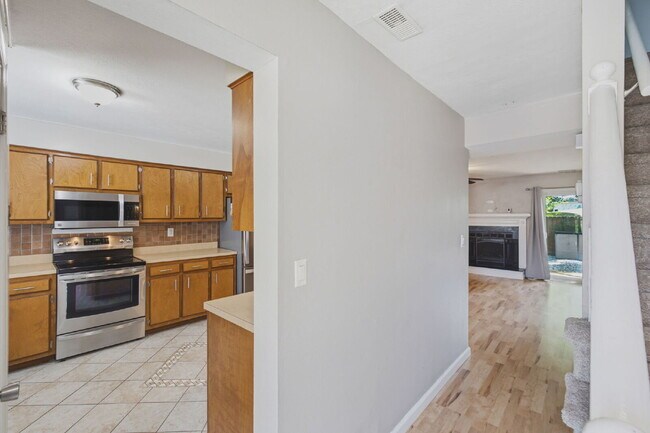 Building Photo - 5475 Davis Way