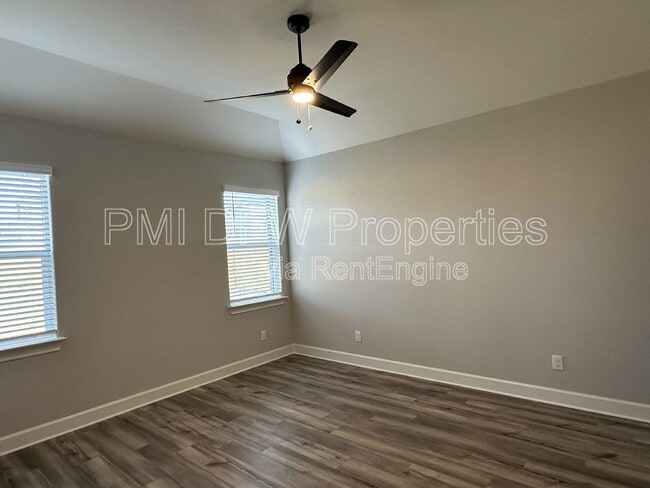Building Photo - 808 Boyer Ct
