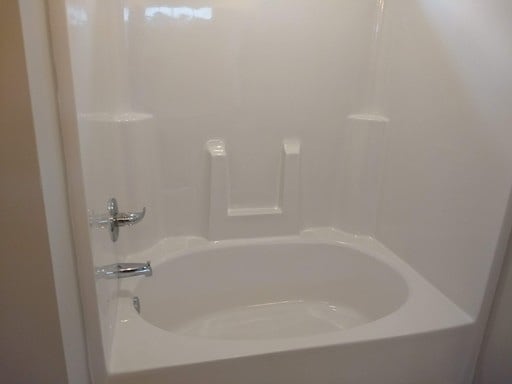Building Photo - Beautiful 3 Bedroom w/Garage Townhouse Clo...