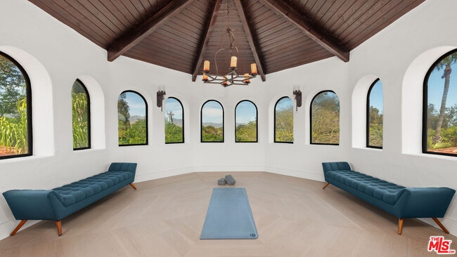 Building Photo - 28820 Grayfox St