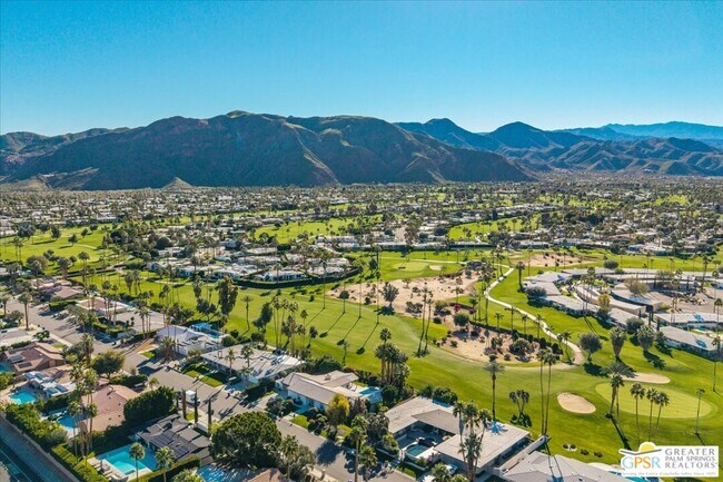 Building Photo - 605 E Sierra Way