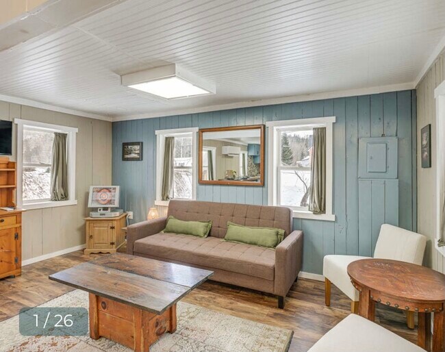 Primary Photo - 15 Cottage Rd