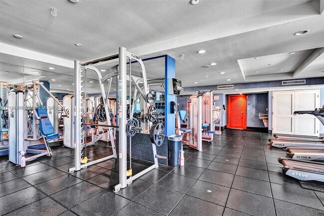 Building Photo - 7900 Harbor Island Dr
