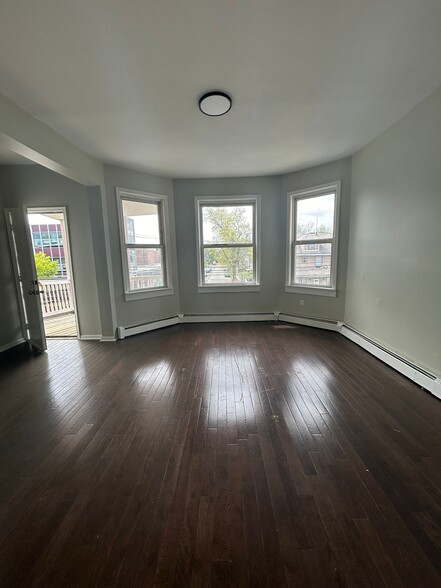 Building Photo - 34 Clinton Pl