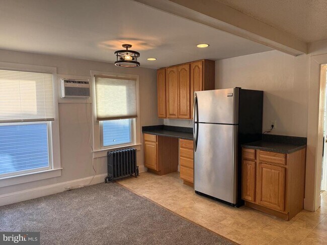 Building Photo - 15 Brewer Ave