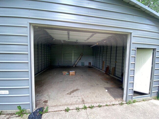 Building Photo - 30013 Butler Ave