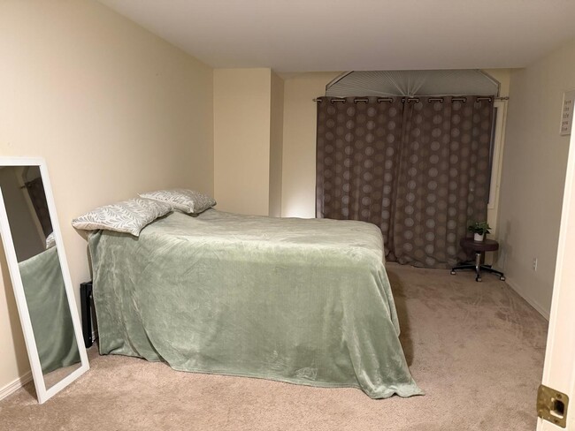Building Photo - 2831 Hawkstone Ct
