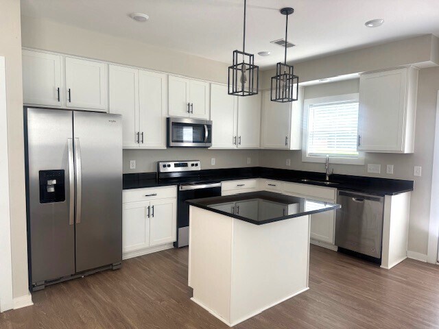 Building Photo - West Winds