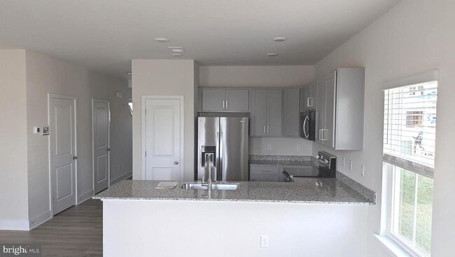 Building Photo - 108 Nootka Wy