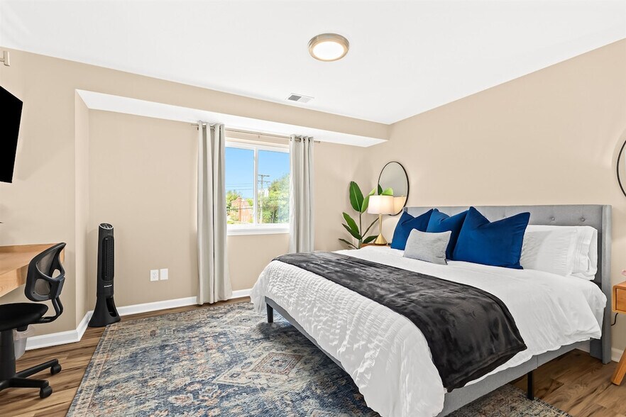 Building Photo - 18377 Sharon Ln