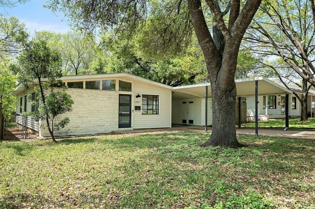 Building Photo - 1207 Ridgemont Dr
