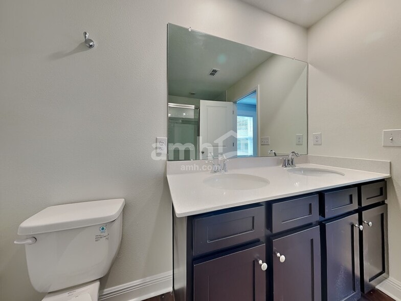 Building Photo - 27462 St Andrews Ave