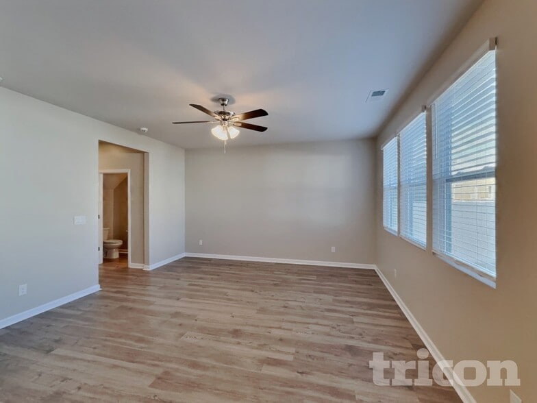 Building Photo - 1813 Wellwood LN