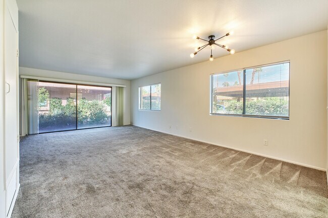 Building Photo - 2420 Los Coyotes Dr